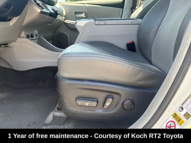 2016 Toyota Prius v Four