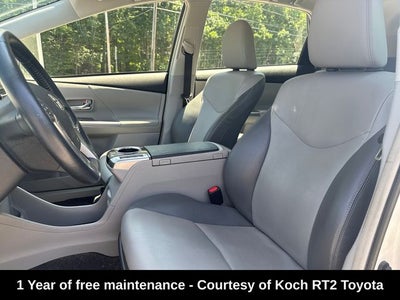 2016 Toyota Prius v Four