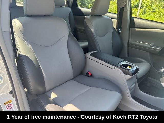 2016 Toyota Prius v Four