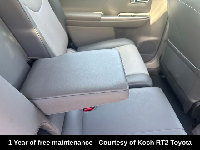 2016 Toyota Prius v Four