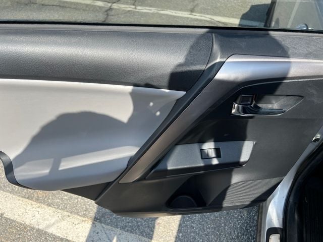 2016 Toyota RAV4 Hybrid XLE