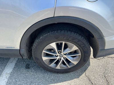 2016 Toyota RAV4 Hybrid XLE